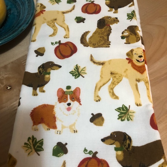 Isaac Mizrahi Other - Too cute Isaac Mizrahi Doggy Dish Towel Kitchen Decor. Very Absorbent